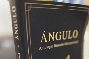Ángulo: Antología literaria internacional
